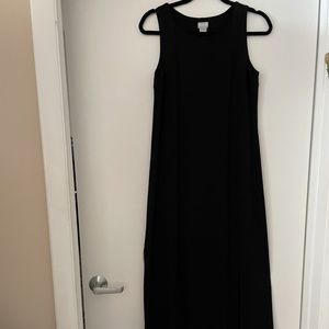 Chico’s black sleeveless maxi dress.